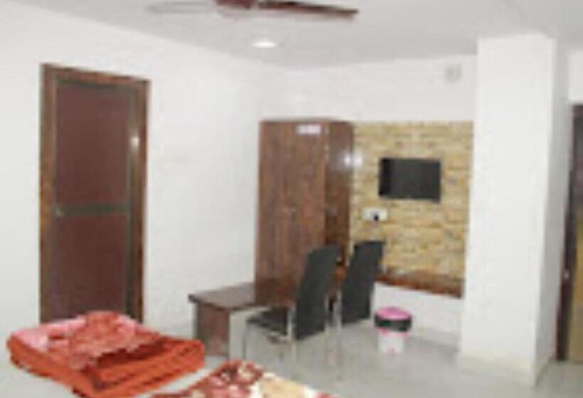 Hotel Panchanan Junagrh