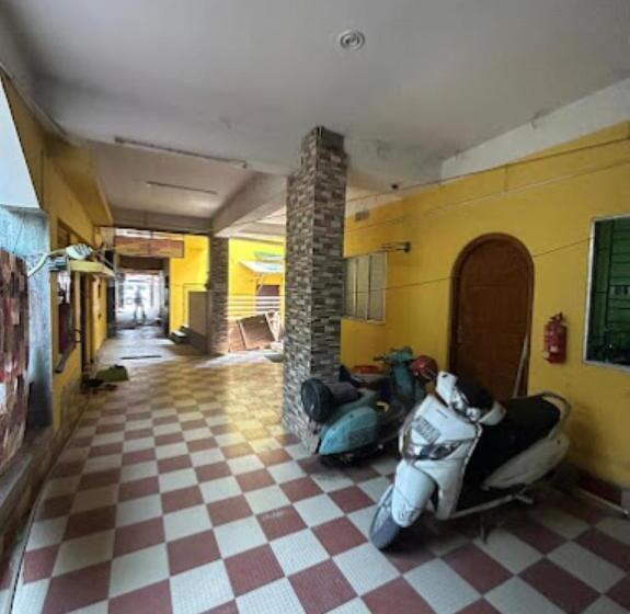 هتل Roop Amrit Guest House , Agartala