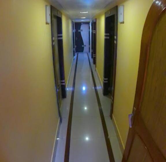 هتل Roop Amrit Guest House , Agartala