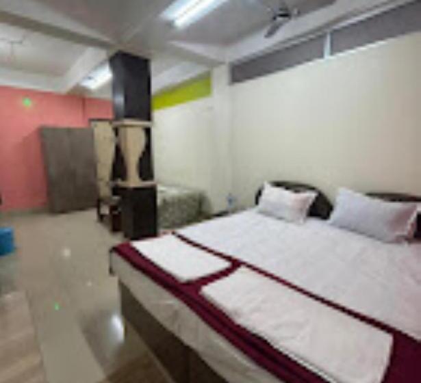 هتل Roop Amrit Guest House , Agartala