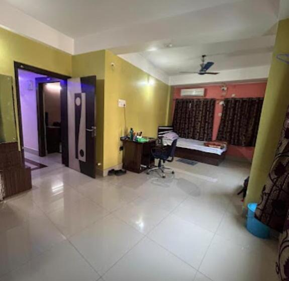 هتل Roop Amrit Guest House , Agartala