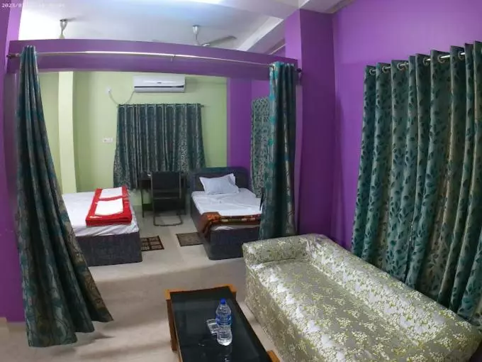 Hotelli Roop Amrit Guest House , Agartala