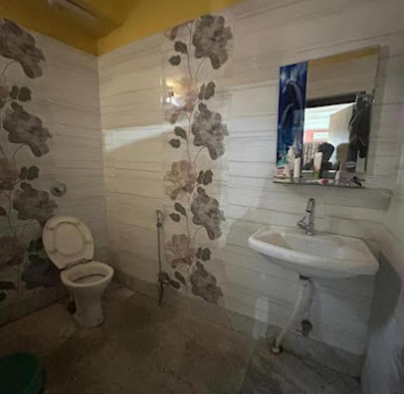 هتل Roop Amrit Guest House , Agartala