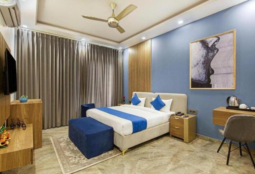 בית מלון כפרי The Embassy Inn