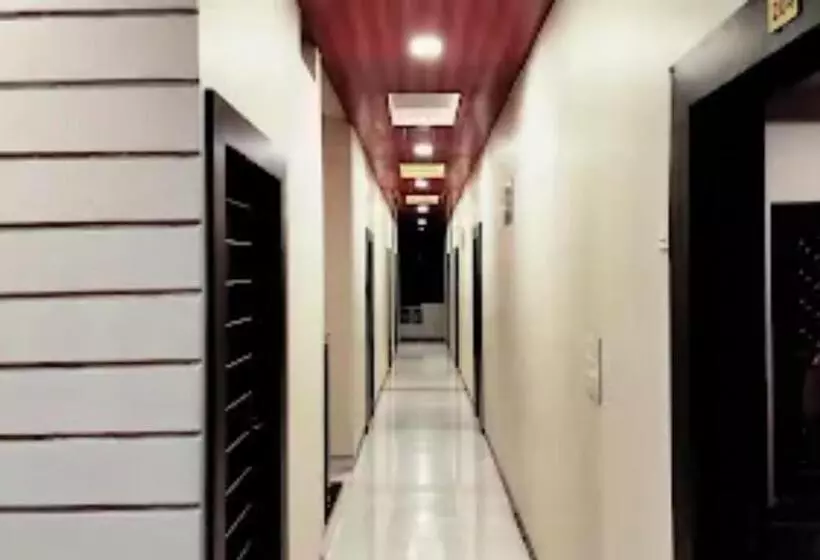 Patidar Hotel Vriksh Stay , Kothi