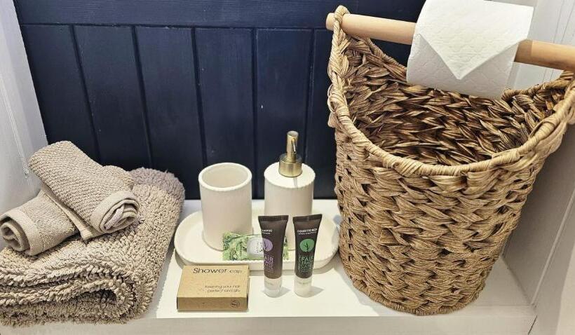 بنسيون The Little Mews