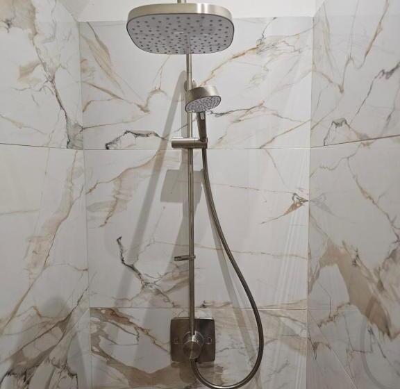 بنسيون The Little Mews