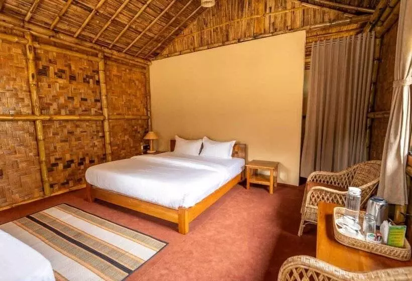 Lomakeskus Habitas Rhino By Nature Hunt