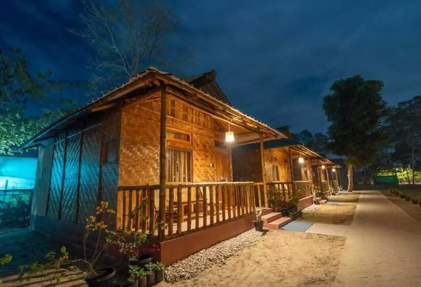 Lomakeskus Habitas Rhino By Nature Hunt