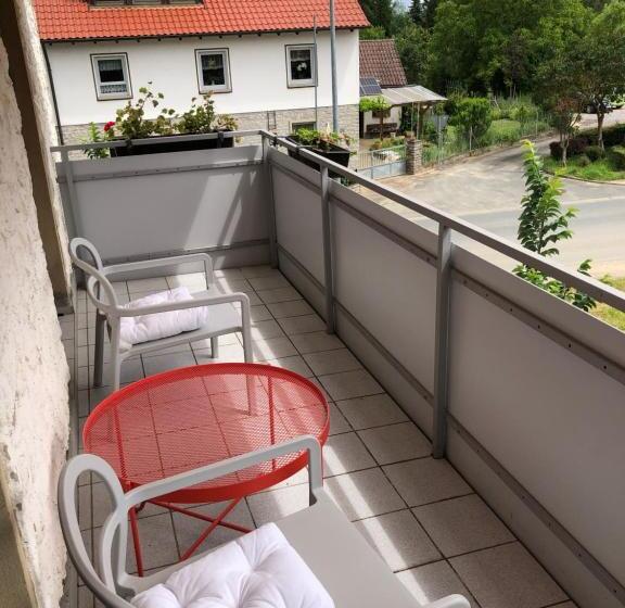 Rote Etage, Fränkisches Design, Süd Balkon In Nur 50 Schritten Zum Radweg