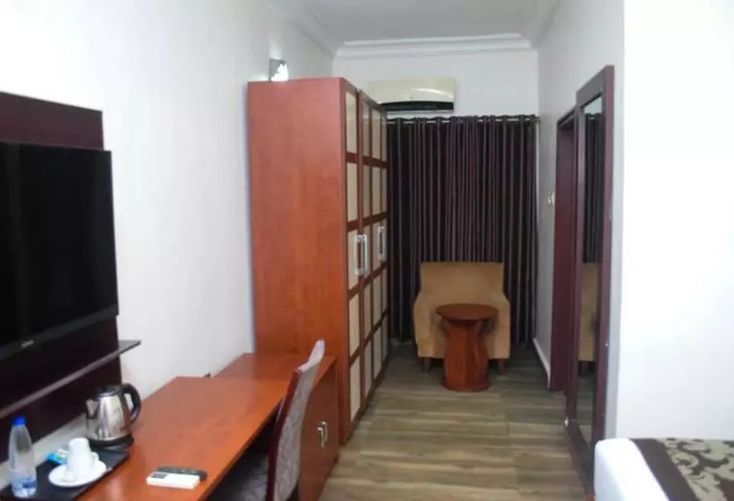 Golden Tulip Hotel Gt31 Stadium Road