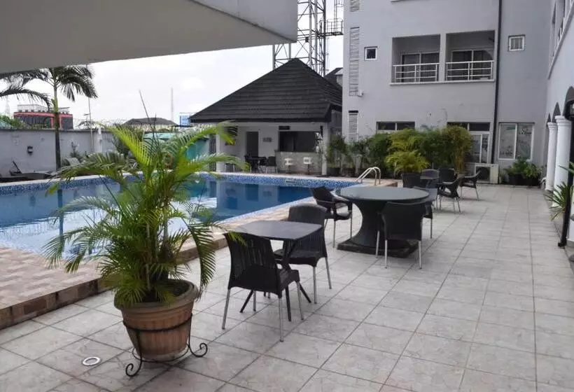 Golden Tulip Hotel Gt31 Stadium Road