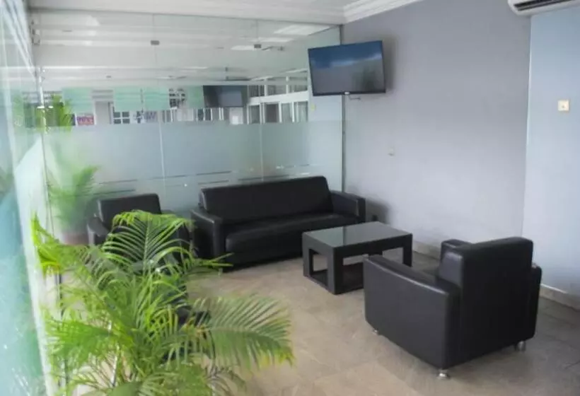 Golden Tulip Hotel Gt31 Stadium Road