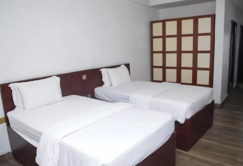 Golden Tulip Hotel Gt31 Stadium Road