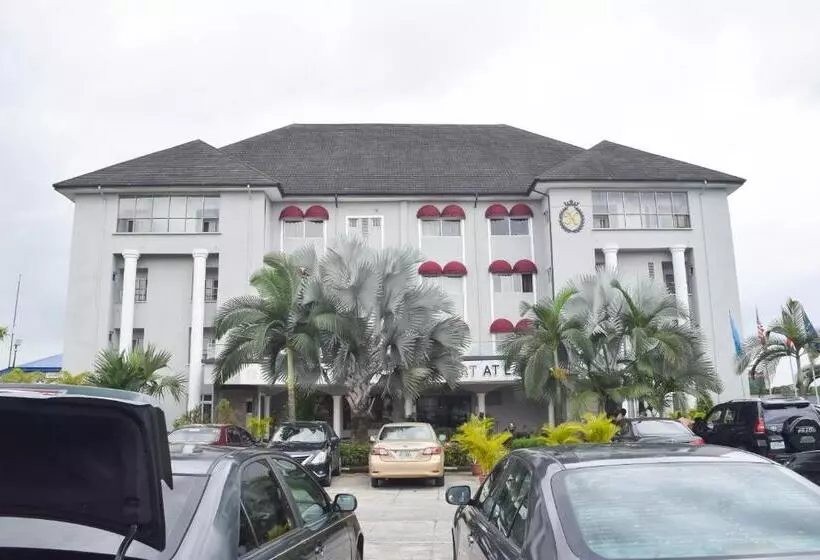 Golden Tulip Hotel Gt31 Stadium Road