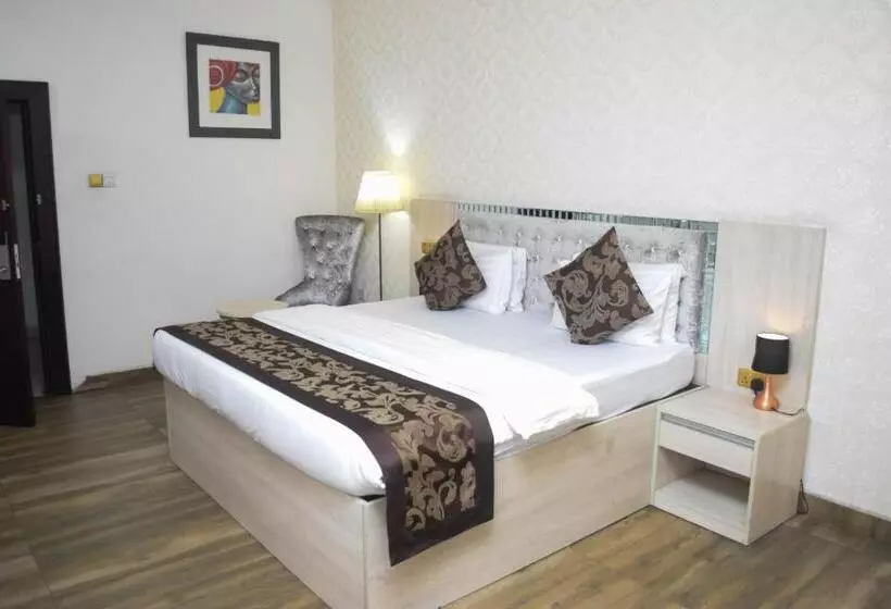 Golden Tulip Hotel Gt31 Stadium Road