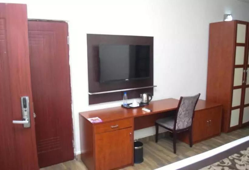 Golden Tulip Hotel Gt31 Stadium Road