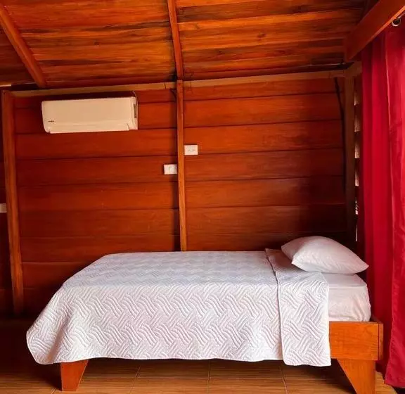 Hotelli Cabañas Syc