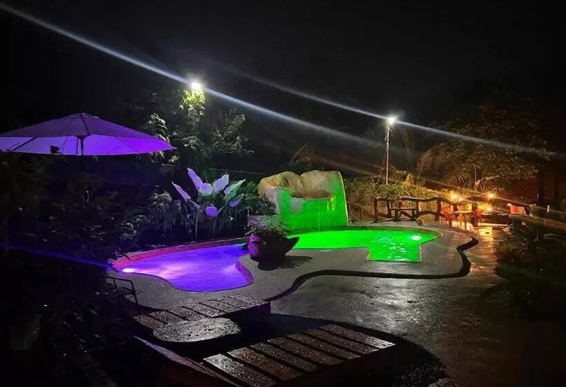 Hotelli Cabañas Syc