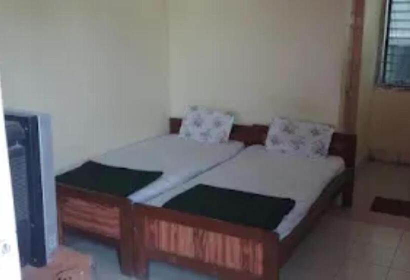 Hotel Royal Palace , Shegaon