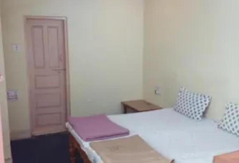 Hotel Royal Palace , Shegaon