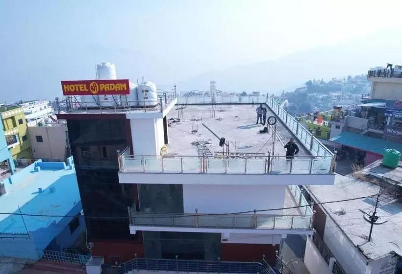 ホテル Shree Padam