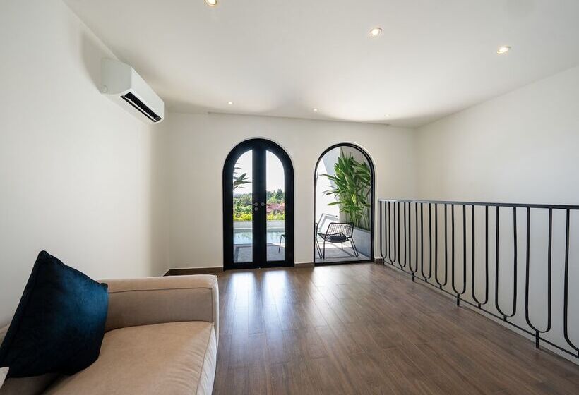 Hotel The Wander By Sarai