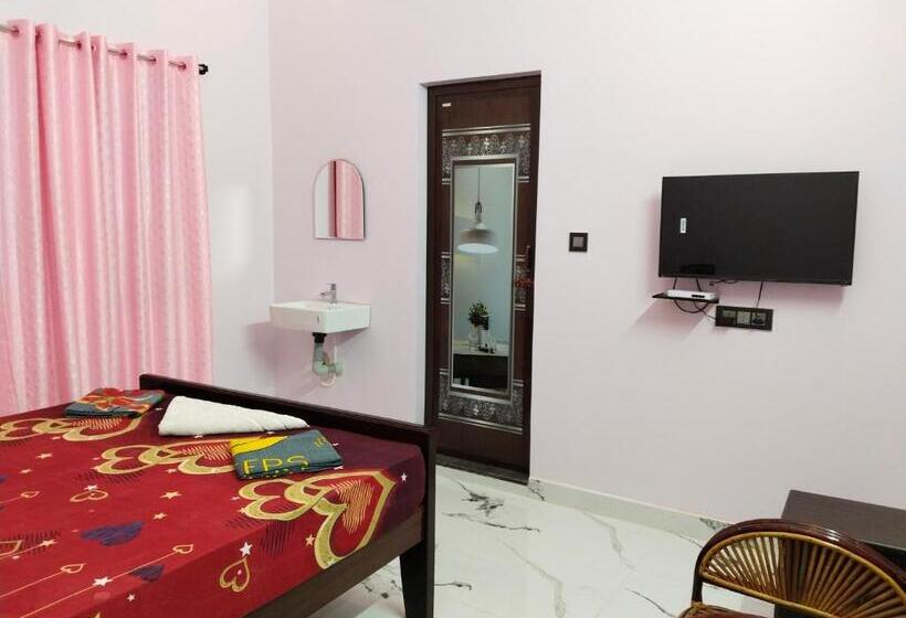 Отель Vedhav Residency