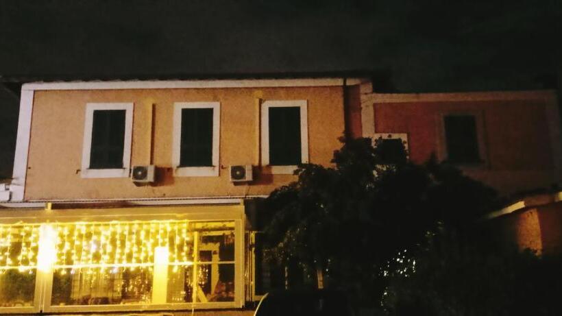 پانسیون F.a.m.s