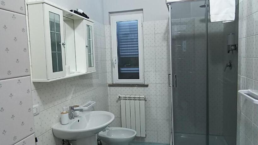 پانسیون F.a.m.s