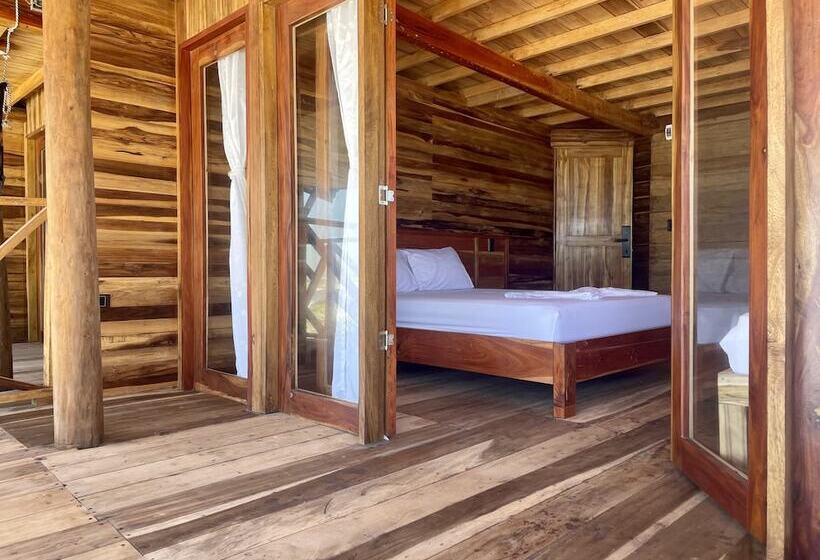 پانسیون Hostal Mocambo Beach