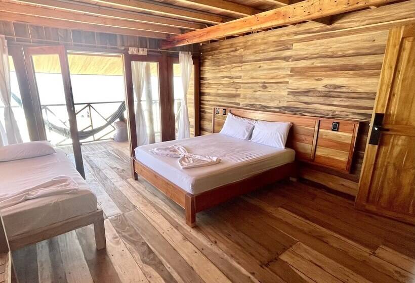 پانسیون Hostal Mocambo Beach