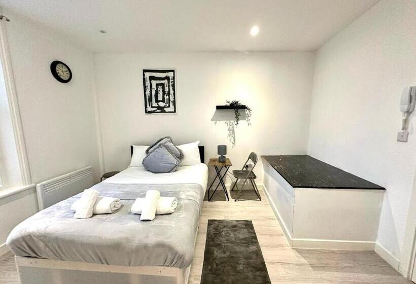 膳宿费 Kent House Suites Se26