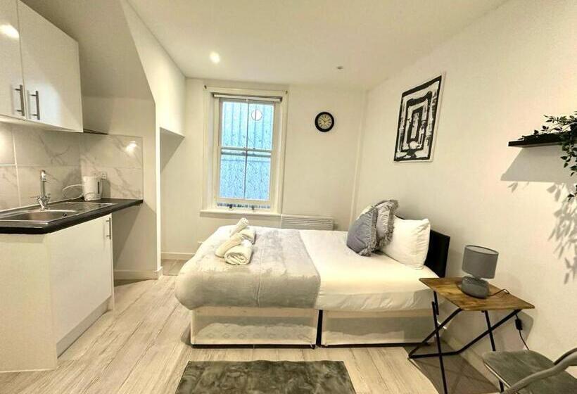 膳宿费 Kent House Suites Se26