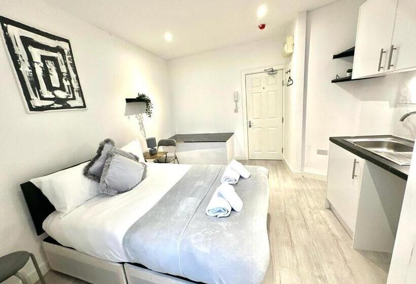 膳宿费 Kent House Suites Se26