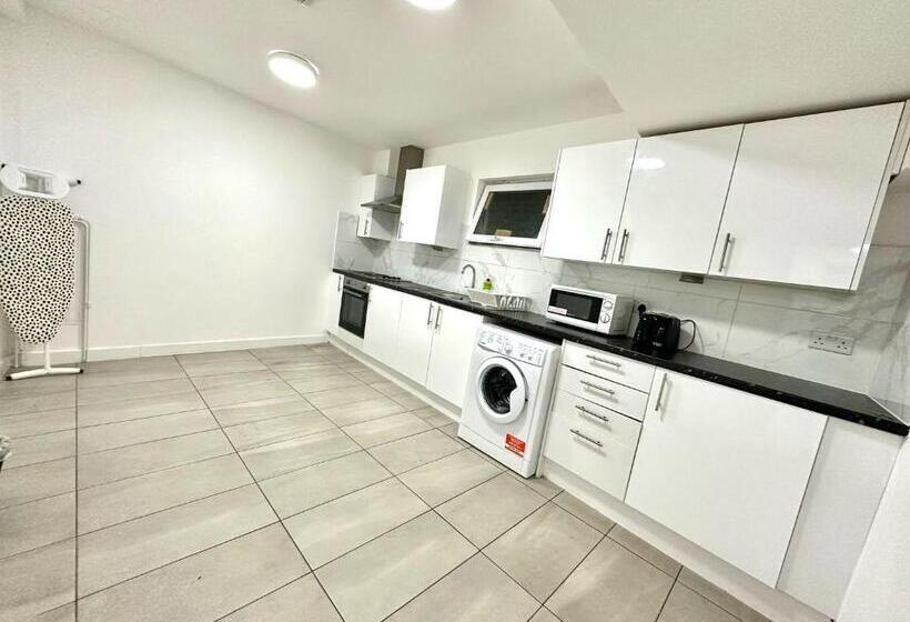 膳宿费 Kent House Suites Se26