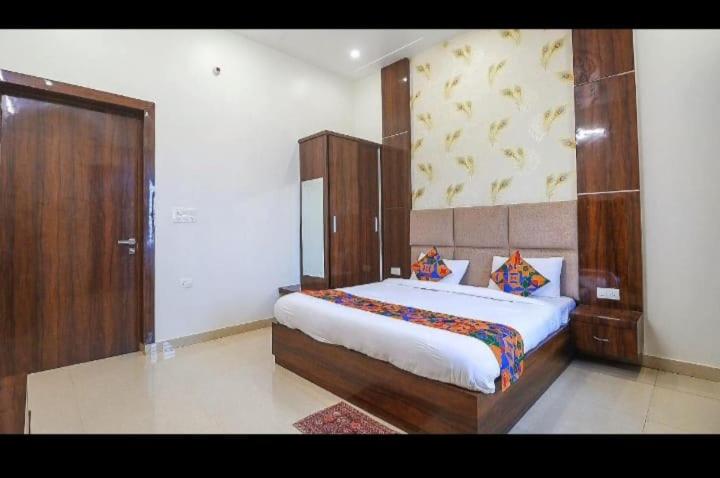 Pension Mohan Palace