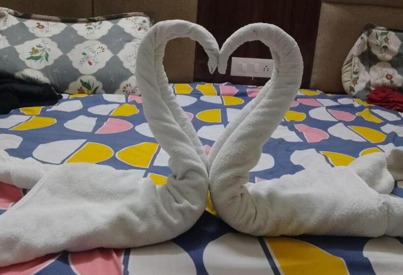 Pension Mohan Palace