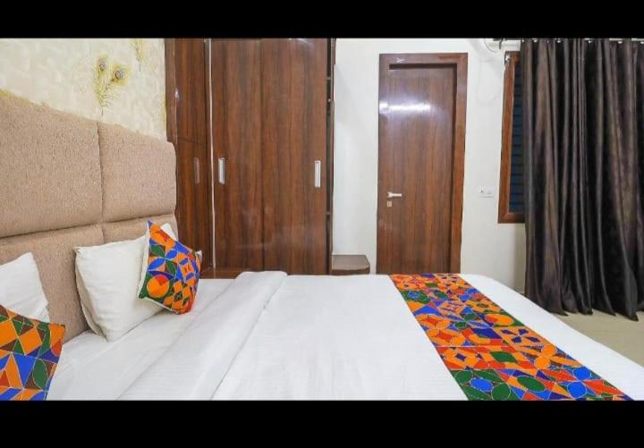 Pension Mohan Palace