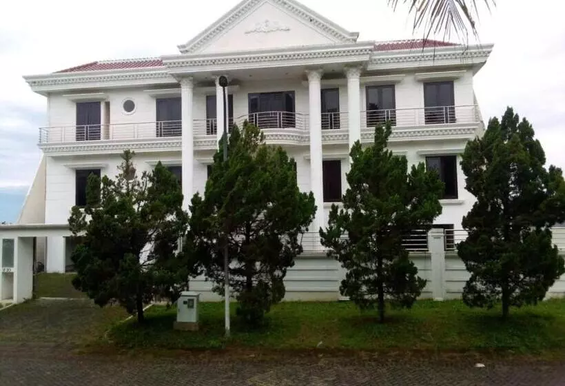 Pension Villa Puncak Tidar