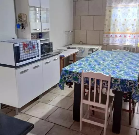 Retkeilymaja Aconchego