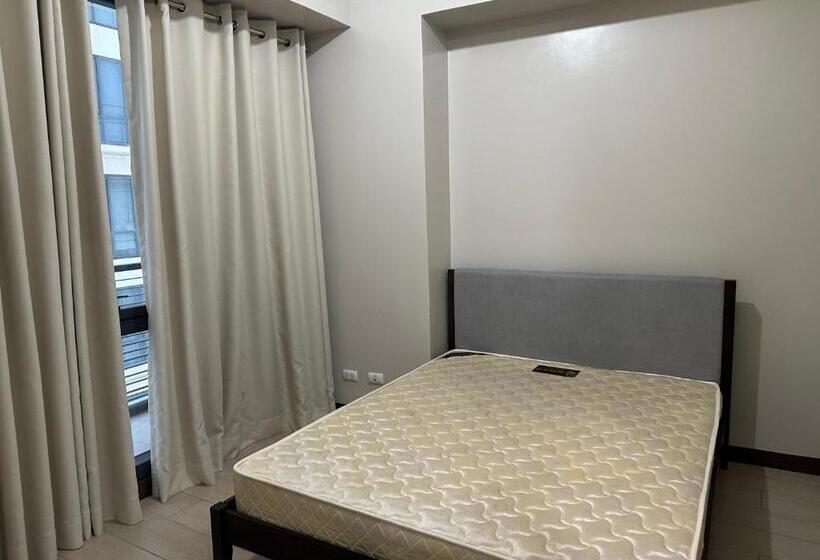 Family Home In The Florence Mckinley Hill Taguig