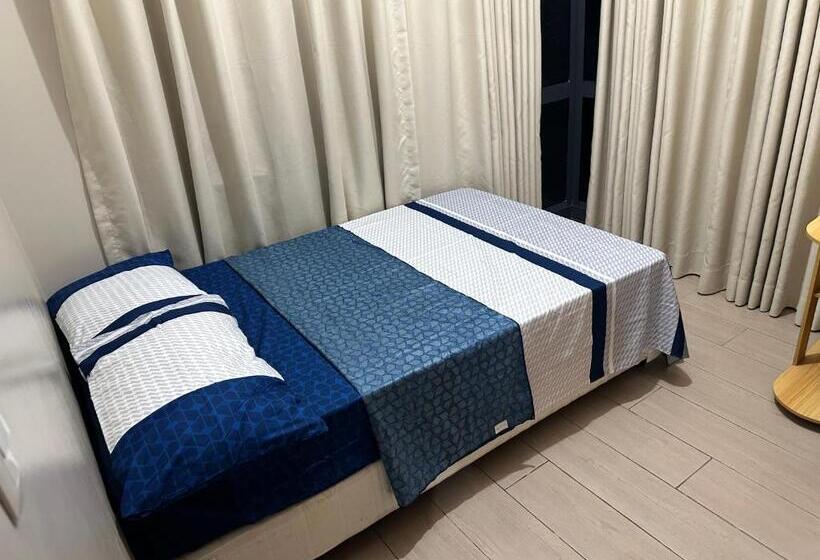 Family Home In The Florence Mckinley Hill Taguig