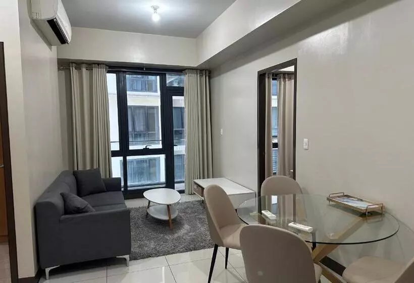 Family Home In The Florence Mckinley Hill Taguig