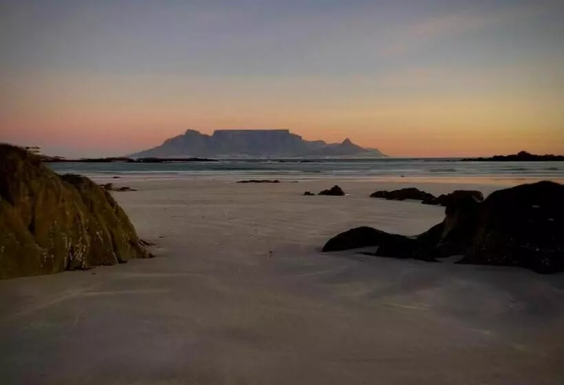 Majatalo Bellmatt   Table Mountain And Ocean View Guests Suites