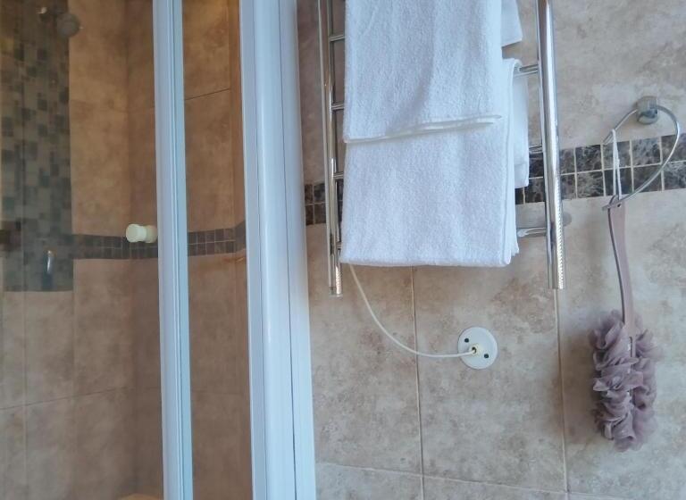 פנסיון Harbour Close Home