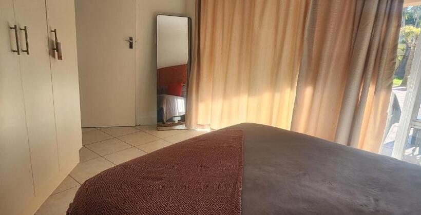 פנסיון Harbour Close Home