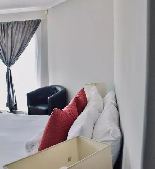 Majatalo Harbour Close Home