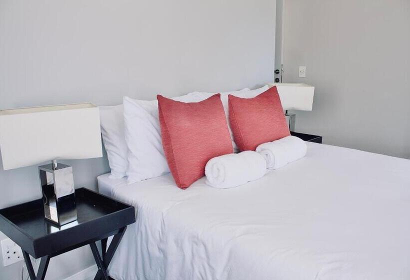 פנסיון Harbour Close Home