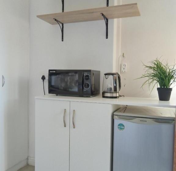 פנסיון Harbour Close Home